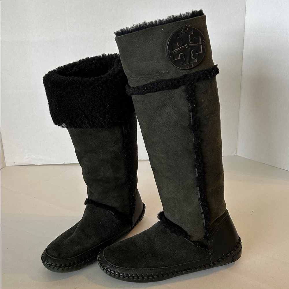 TORY BURCH OLIVE GREEN / BLACK SUEDE AND LEATHER KNEE LENGTY BOOTS SZ 2 GIRLS